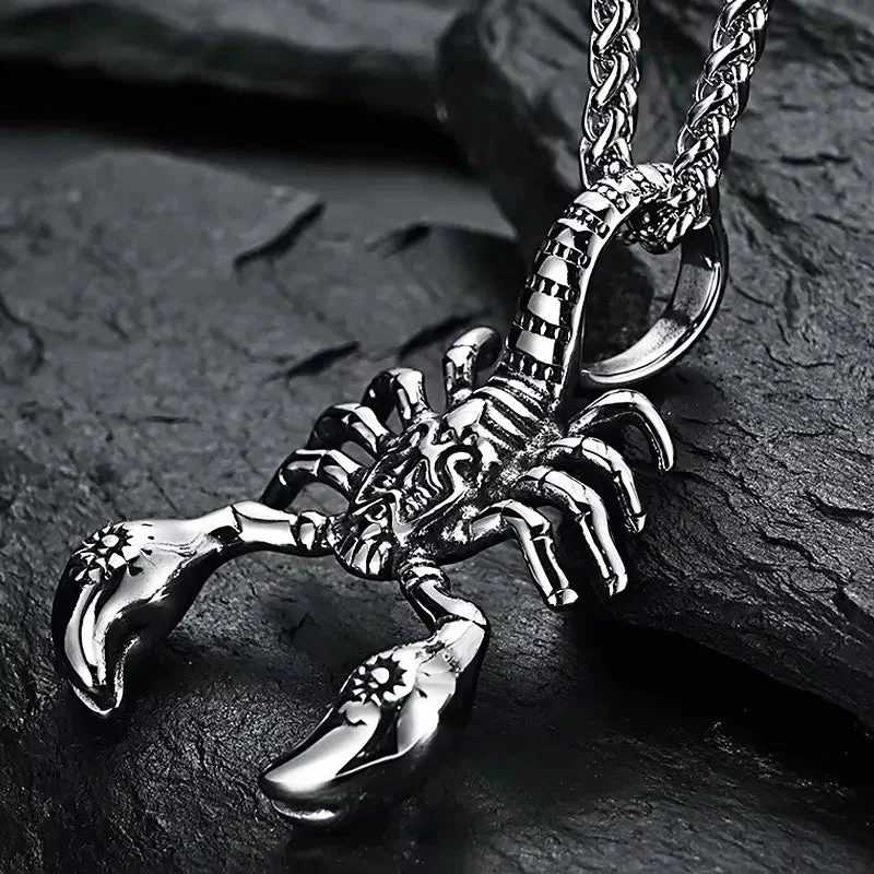 Collier Pendentif Scorpion